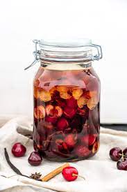 Was kann man mit freunden machen? Amaretto Selber Machen Aus Kirschkernen Und Kirschlikor Zwei Likorrezepte Fur Die Kirschsaison Kochtrotz Lieblingsrezepte Fur Dich Mit Tausch Zutaten