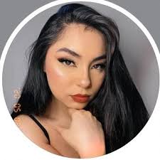 Soy sirena del desierto armo cien huracanes con mi viento en el trono de la reina yo me siento se te van los ojos cuando lo empiezo a votar con mi celulitis y mi fibra grosa tú sabes que así estoy más hermosa natural me trajo a la. Vale Valezma Twitter