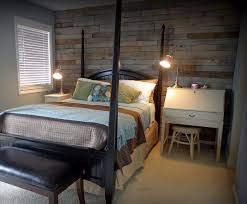 Honestly, how cute is this diy pallet bed frame idea? Diy Reclaimed Pallet Wood Wall