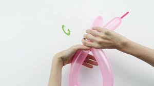 Tips for making dog balloon animals once you have the basic dog balloon animal down, you can try out some simple variations on the shape. 4 Ways To Make Balloon Animals Wikihow