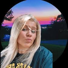 Abby Reeder's Instagram, Twitter & Facebook