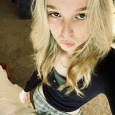 riley farmer (@justpeaachy)