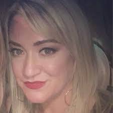 Sarah Greeley's Instagram, Twitter & Facebook