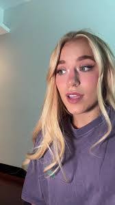 Ellie Brooke's Instagram, Twitter & Facebook