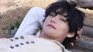 Untuk penggemar bts garis keras, temukan biodata bts lengkap, gambar bts dan video profil bts terbaru di sini. Bikin Iri V Bts Pegangan Tangan Joget Seru Dengan Adik Perempuan