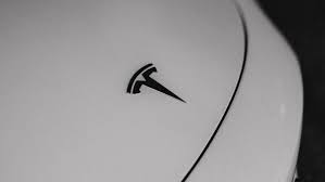 Tesla udskyder ny elbil igen igen