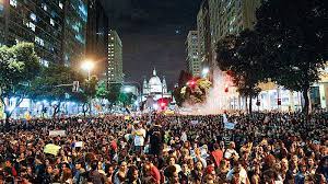 Agora, chegamos ao fim de um ciclo de quase uma década, com os jogos da exclusão. Rio De Janeiro Ato Reuniu 200 Mil Na Primeira Manifestacao Politica
