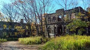 The overlook mountain house was able to hold 300 guests. Overlook Mountain Trail Hiking In The Hudson Valley Champagne Tastes