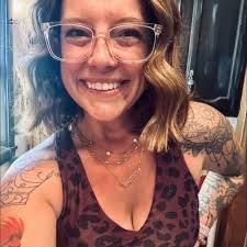 Melissa Teter's Instagram, Twitter & Facebook