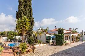 Haus zur vermitten in albufeira, galé, algarve. Villa Mit Schwimmbad Und Studio In Lagos Algarve Mieten