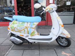 Unique Custom Piaggio Vespa Scooter Et2 London A To Z Must See Vespas Scooters