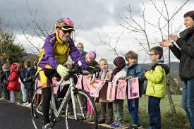 Le cycliste Robert Marchand, "tr&egrave;s affaibli mais en bonne sant&eacute;", f&ecirc;te ses  109 ans en maison de retraite