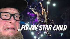 Let's watch KISS' Paul Stanley FLY for the Last Time ...In Real Life