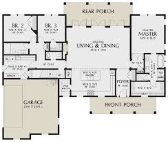 The split garage immediately sets this home apart from the others. House Plan 2559 00832 Modern Farmhouse Plan 2 104 Square Feet 3 Bedrooms 2 5 Bathrooms Modern Farmhouse Plans Lake House Plans Farmhouse Plans