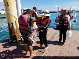 An accident happened to me when we were in sapi island in kota kinabalu malaysia and we tried water activity, parasailing. Day Trip Island Hopping Di Pulau Sapi Dan Pulau Manukan Sabah Some Bullet For Your Head