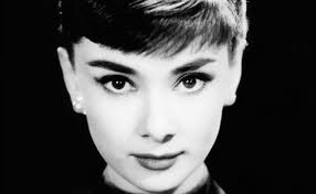 We use simple past if we give past events in the order in which they occured. 51 De Citate Celebre Despre ViaÅ£Äƒ Stil Si Feminitate Epoch Times Romania