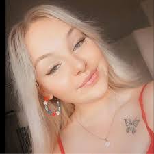 Lynette Cooper's Instagram, Twitter & Facebook