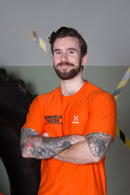 Martin axel henny lepperød (født martin sundbø lepperød 1993) er en norsk programleder, skuespiller og standupkomiker fra nesodden. Senkveld Testen Blipp Mot Resten Tv 2
