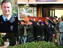 Emniyet amirini de makamında şehit etti. Sehit Emniyet Amiri Gozyaslariyla Son Yolculuguna Ugurlandi Ankara