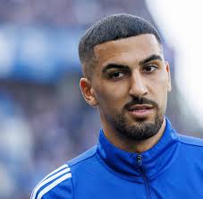 Schalke 04: Aymen Barkok beleidigt einen Fan und wird suspendiert