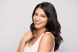 Richa moorjani's estimated net worth is $1 million. Meet Richa Moorjani One Of The Stars Of Never Have I Ever Bust Interview Bust