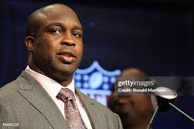 1,966 Walter Payton Images Stock Photos, High-Res Pictures, and Images