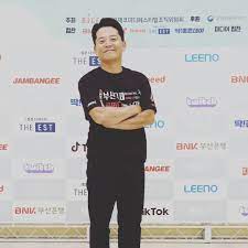 キム・ジュノさんのインスタグラム写真 - (キム・ジュノInstagram)「9회 부산국제코메디페스티발 벌써 9회네요 트위치 와 틱톡으로  온라인 공연중계합니다 많은 시청 바래요 8월 20 일 부터 2주간 진행 코로나시대에 조금이라도 위로가되길요 응원해주시는 문화체육관광부  ...