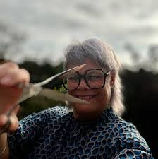 Cindy Hoog's Instagram, Twitter & Facebook