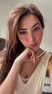 Raquel Serrano's Instagram, Twitter & Facebook