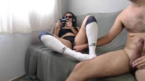 Small girl não para de jogar e sexo