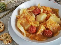 El chef james nos enseña cómo hacer unas tostadas de aguacate con col rizada, una receta simple, deliciosa, económica y muy saludable. Repollo Con Patatas Y Chorizo Guiso Facil Rapido Y Muy Sabroso Caceroladas