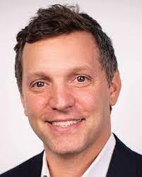 Scott Gladstone's Instagram, Twitter & Facebook