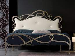 Letto sfoderabile in tessuto con testiera imbottita bend by bolzan letti design studio zanellato bortotto. Letto In Ferro Con Testiera Imbottita Florenzia