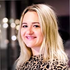 Jennifer Laux's Instagram, Twitter & Facebook