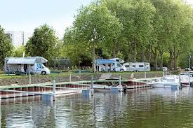 Stellplatz Tipp Brandenburg An Der Havel Eine Marina Mitten In Der Stadt Urlaub Im Wohnmobil Stellplatz Wohnmobil Touren