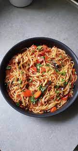 Spaghetti A L Aubergine Grillee Et Poivron Rouge A La Sauce Tomate My Tasty Cuisine Recette Aubergine Courgette Recette Aubergine Recettes De Cuisine