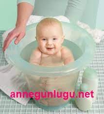 Ancak genellikle 2 ile 3 i̇lk önce nereye yıkamalıyım ? Yeni Dogan Banyosu Yeni Dogan Bebegin Yikanmasi Anne Gunlugu