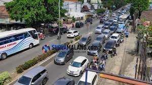Results for lalu lintas dua hala translation from malay to english. Daftar Prediksi Rekayasa Lalu Lintas Di Kota Malang Selama Libur Panjang Surya Malang