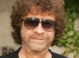 Wow what a night in Birmingham last night, despite Jeff not being able to  play his beloved guitar he and the band still managed to bang out the tunes  we all knew