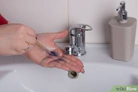 3 ways to clean acrylic paint brushes