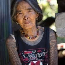 A 96 Year Old Filipino Tattoo Artist Who Does Tattoo In The Traditional Way Incredible Think Tattoo Filipino Tattoos Tattoo Artists