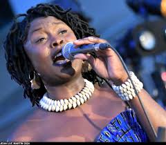 EMMA LAMADJI + FOUFOUTA DE THOMAS VAHLE AU FESTIVAL NORD/ SUD A SETE LE  21/06/2024