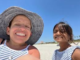 Little Couple's Dr Jen Arnold twins with daughter Zoey, 10, in sweet snap 
