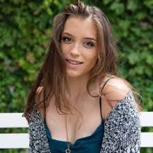 Lynda Allison's Instagram, Twitter & Facebook