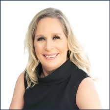 Renee Easley's Instagram, Twitter & Facebook