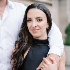 Becky Chapin's Instagram, Twitter & Facebook