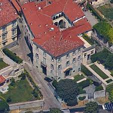 La showgirl svizzera e il marito tomaso trussardi hanno acquistato una villa a bergamo e michelle ci tiene a dare il suo contributo per la. Trussardi Family House In Bergamo Italy Google Maps