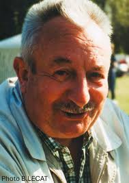 ⚫️ L'OSA EST EN DEUIL ⚫️ René Vêtu dirigeant emblématique du club est parti  ce jeudi à l'âge de 90 ans Le club présente ses sincères condoléances à  tous ses proches ❤️❤️