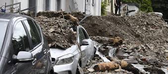 Heves esőzés és árvíz miatt összeomlott több ház a németországi schuld településen csütörtökön kora reggel, sokan eltűntek. Wsbfz56zscuonm