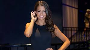 Egy évig nem feküdt le a párjával Fésűs Nelly lánya, Horváth Csenge |  BorsOnline